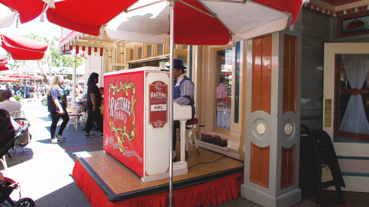 Ragtime Piano Returns to Coke Corner at Disneyland