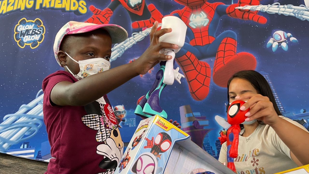 Disney and Starlight Children’s Foundation Deliver Comfort and Joy to Texas Children’s Hospital Patients￼