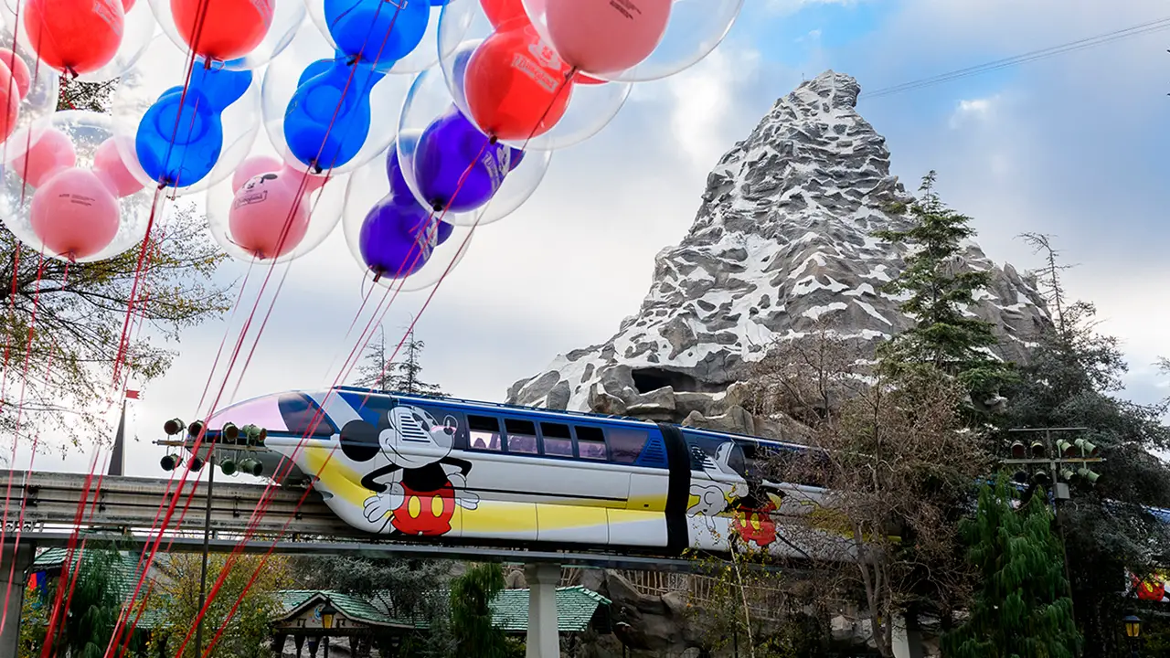 Disneyland’s Monorail Returns to Running Early Mornings and Late Nights