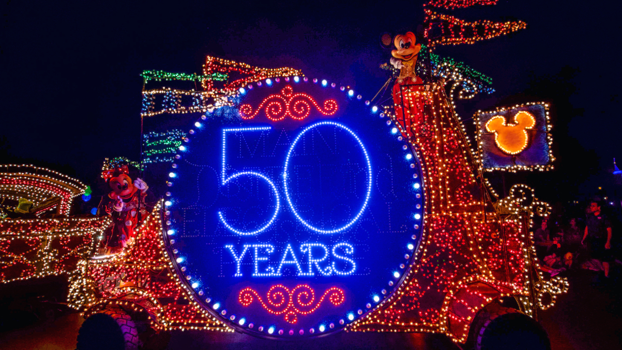 Summer Ends at Disneyland Resort as Main Street Electrical Parade and Disneyland Forever Say Goodbye