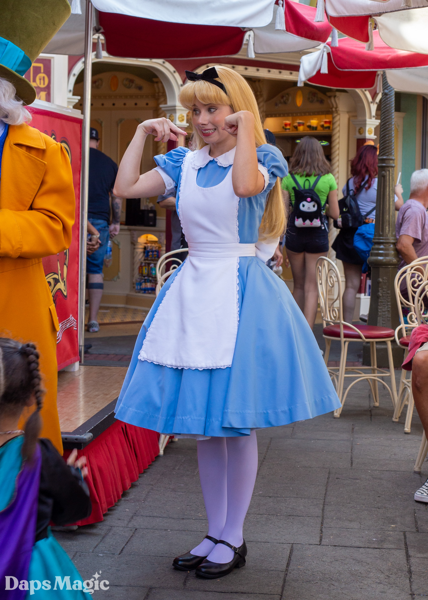 Musical Chairs Alice in Wonderland Mad Hatter Disneyland ~ Daps Magic