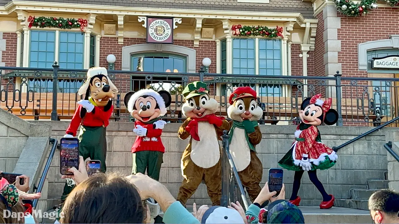 PHOTOS/VIDEO: Mickey and Friends Sport New Festive Outfits on First Day of Holiday Celebrations at the Disneyland Resort