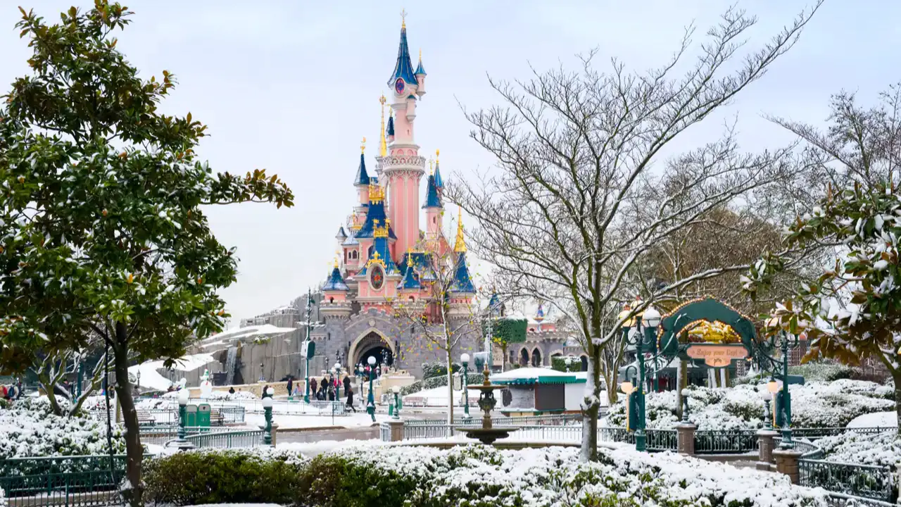 When the Snow Falls at Disneyland Paris…