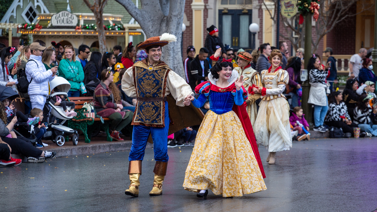 A Rainy New Year’s Day Surprise During A Christmas Fantasy Parade at Disneyland
