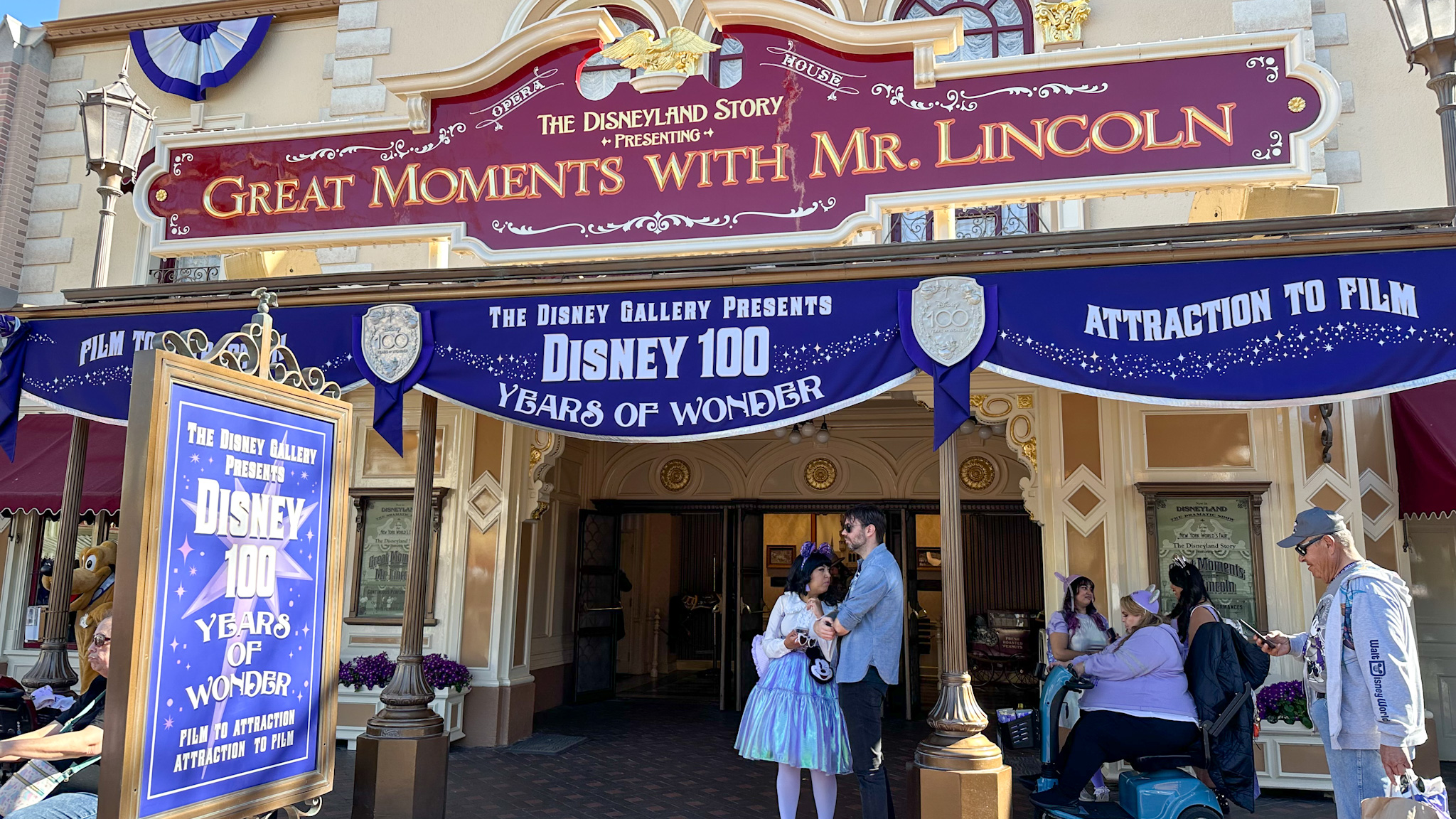 The Disney Gallery Presents: Disney 100 Years of Wonder at Disneyland