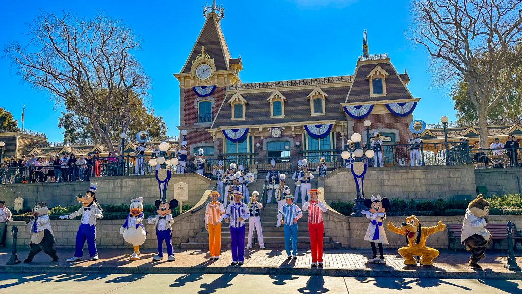 Disneyland - Featured Image