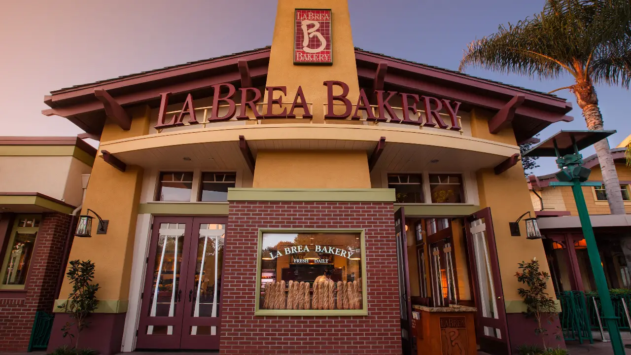 Downtown Disney District Says Goodbye to La Brea Bakery and Hello to Earl of Sandwich