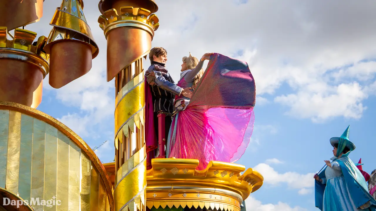 Magic Happens Returns to the Disneyland Resort After Two Days of Rain and Three-Year Hiatus (Photos/Video)