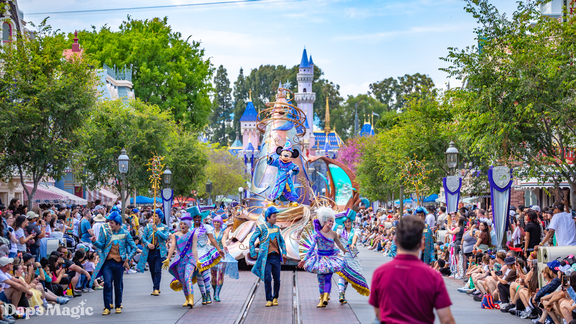 Disneyland Magic Happens Parade