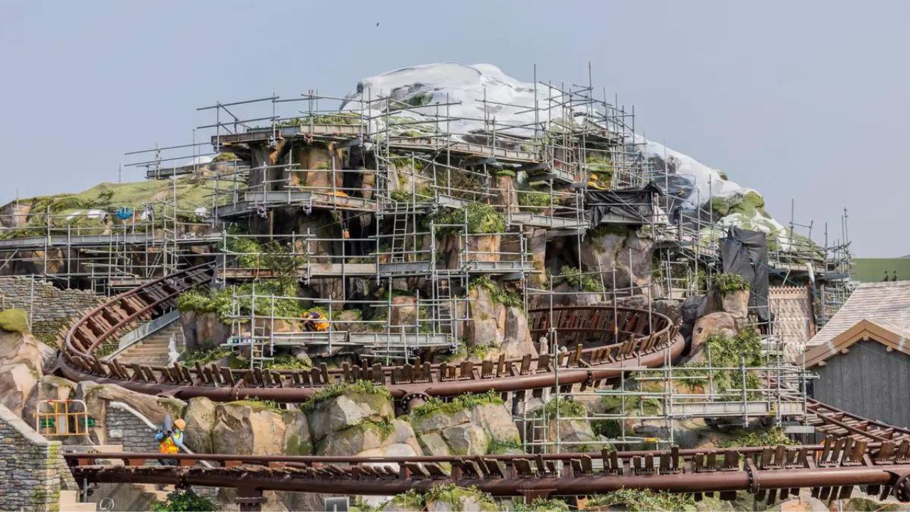 Walt Disney Imagineering Shows Off Ride Testing For Wandering Oaken’s Sliding Sleighs at Hong Kong Disneyland