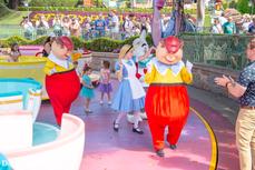 https://dapsmagic.com/wp-content/uploads/2023/07/Disneyland-68th-Birthday-Alice-in-Wonderland-Unit-July-17-2023-44-1024x682.jpg?ezimgfmt=rs:230x153/rscb2/ngcb2/notWebP