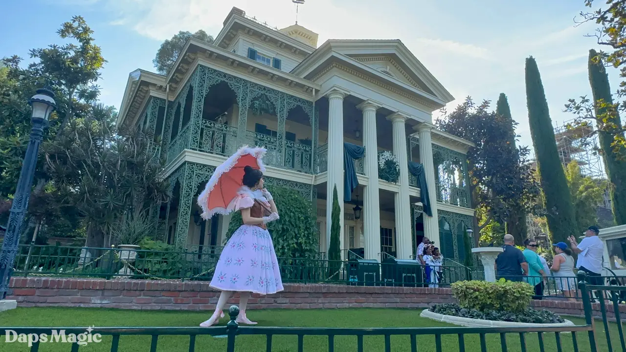 PHOTOS/VIDEOS: World Premiere of “Haunted Mansion” Materializes at Disneyland Resort with Characters, Costumes, and Props