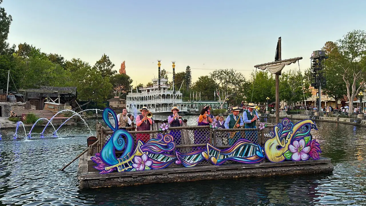 Queenie and Jambalaya Jazz Band Brighten Up The Night Along The Rivers of America