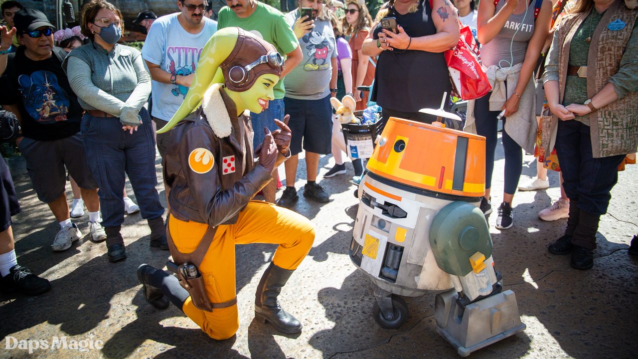 General Hera Syndulla and Chopper Arrive at Disneyland's Star Wars: Galaxy's Edge