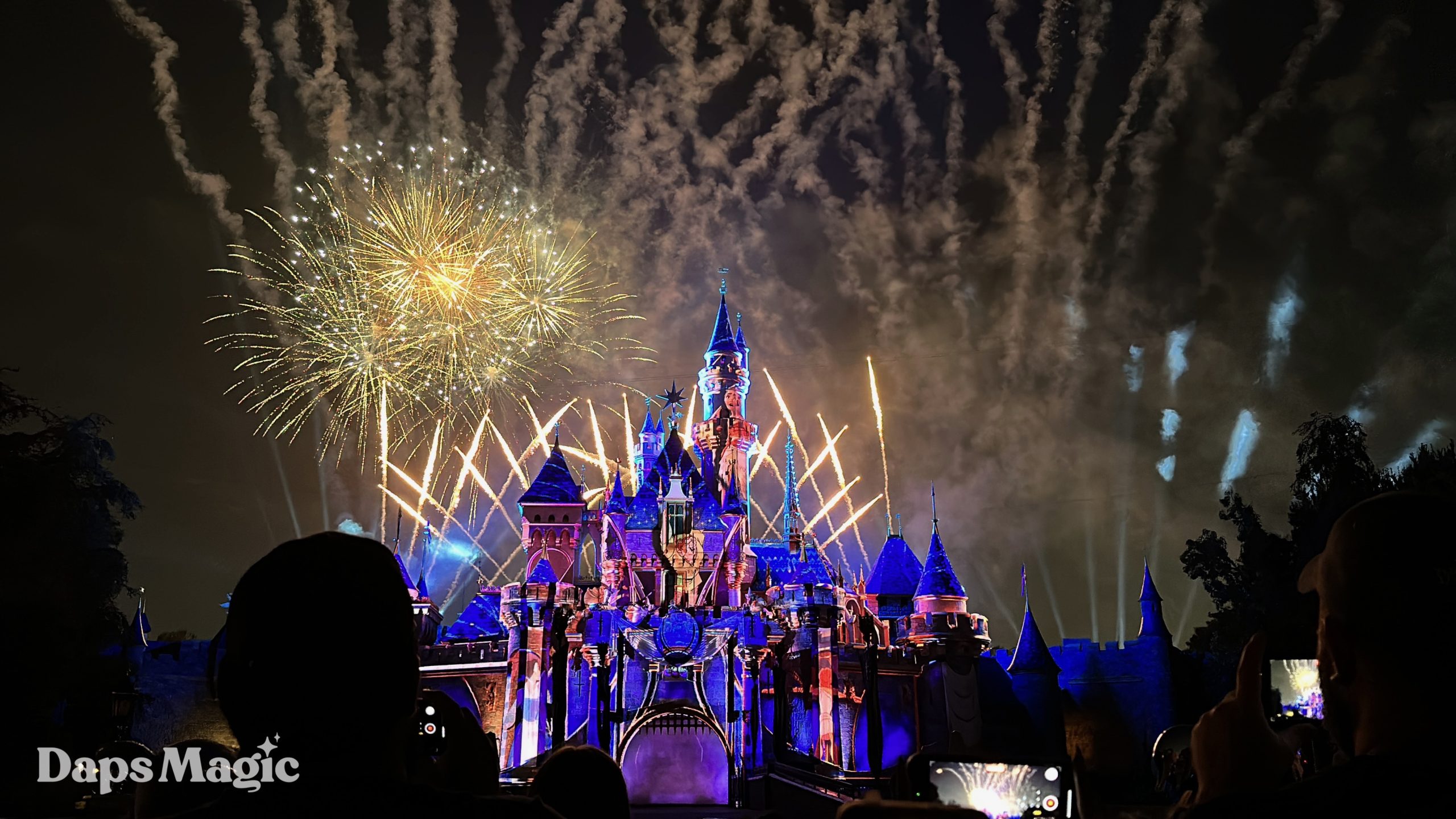 Wondrous Journeys Lights Up the Skies Over Disneyland One Last Time as Summer Draws to a Close