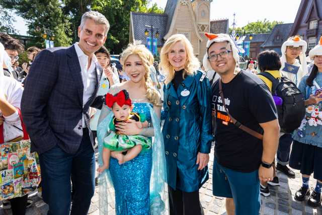 The Gates to World of Frozen Officially Open