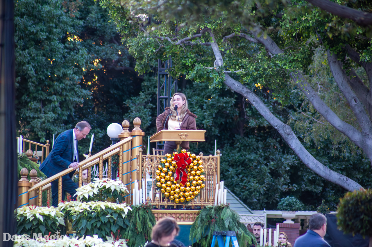 Disneyland’s 2023 Candlelight Processional Narrator Revealed