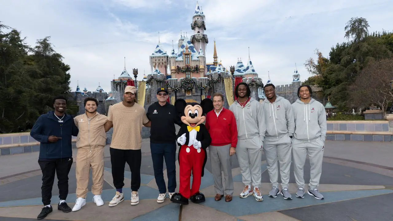 Disneyland Resort Hosts Michigan and Alabama Ahead of 2024 Rose Bowl Game