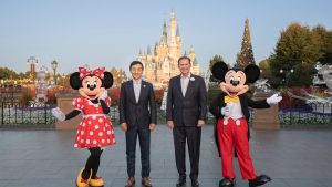 Shanghai Disney Resort and eHi Car Services Announce Multi-Year Alliance