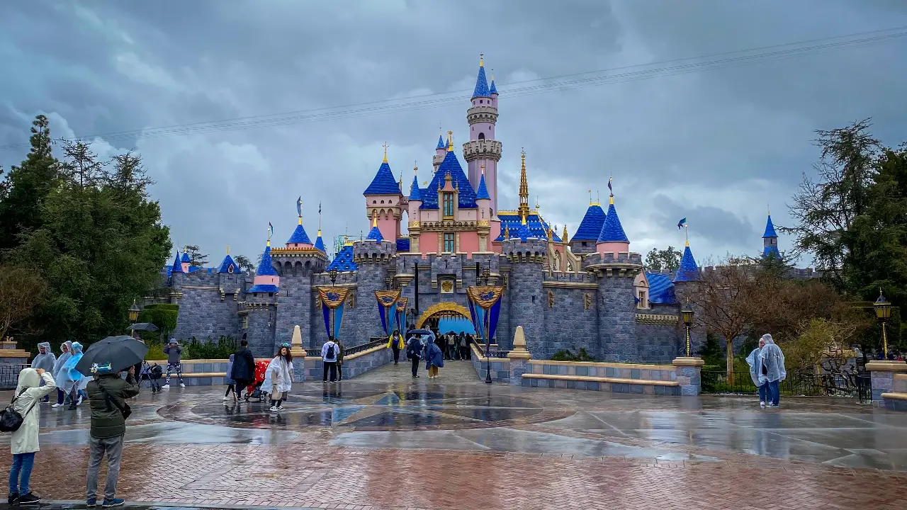 Rainy Disneyland Day | DISNEY THIS DAY | January 20, 1962