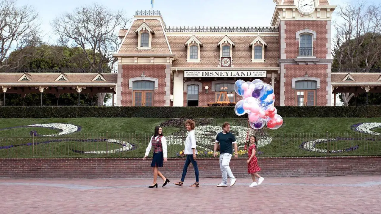 Special Limited-Time Offer for VIP Tours Available for Disneyland Magic Key Holders