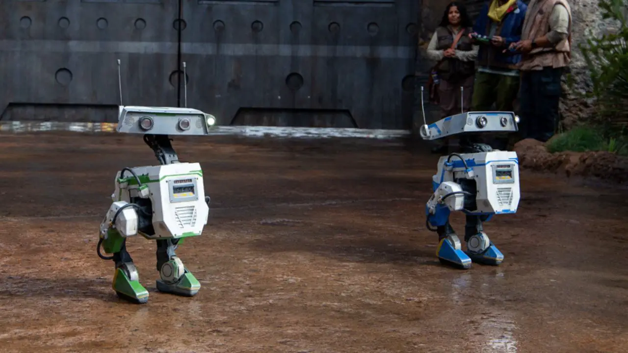 VIDEO/PHOTOS: BDX Droids Arrive at Star Wars: Galaxy’s Edge at Disneyland for Season of the Force