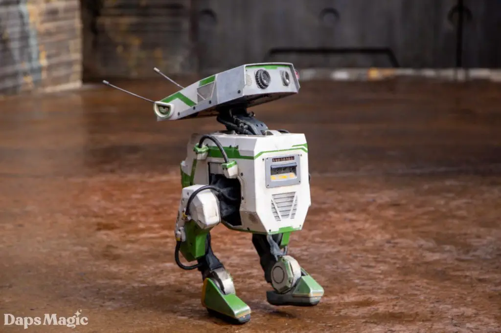 VIDEO/PHOTOS: BDX Droids Arrive at Star Wars: Galaxy's Edge at ...