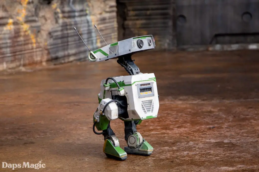 VIDEO/PHOTOS: BDX Droids Arrive at Star Wars: Galaxy's Edge at ...