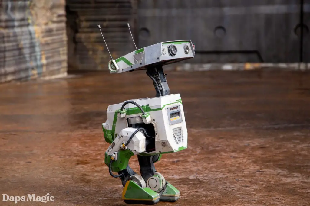VIDEO/PHOTOS: BDX Droids Arrive at Star Wars: Galaxy's Edge at ...