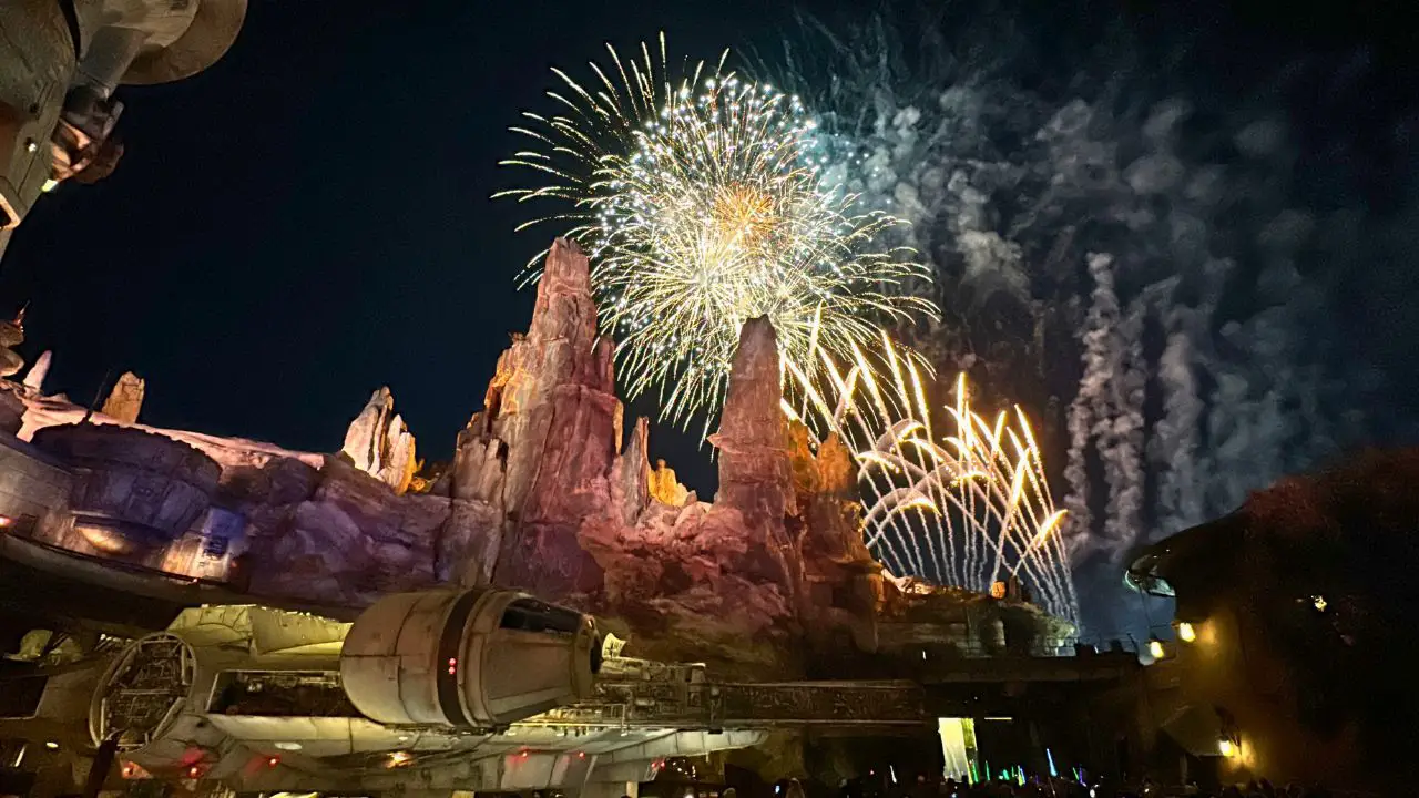 ‘Fire of the Rising Moons’ Lights Up the Night at Star Wars: Galaxy’s Edge