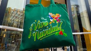 Special Holiday Tote Bag Coming for Disneyland Magic Key Holders
