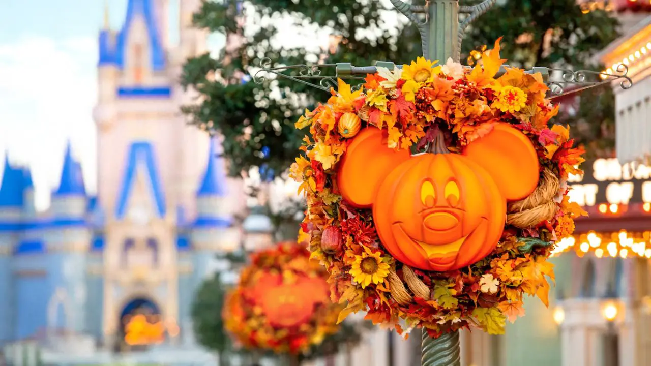 Mickey Mouse Halloween Wreath