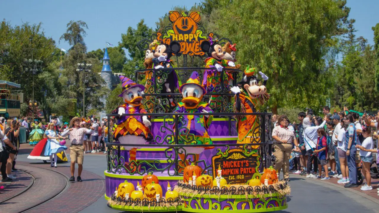 Mickey and Friends Halloween Cavalcade Returns to Disneyland for Halloween Time