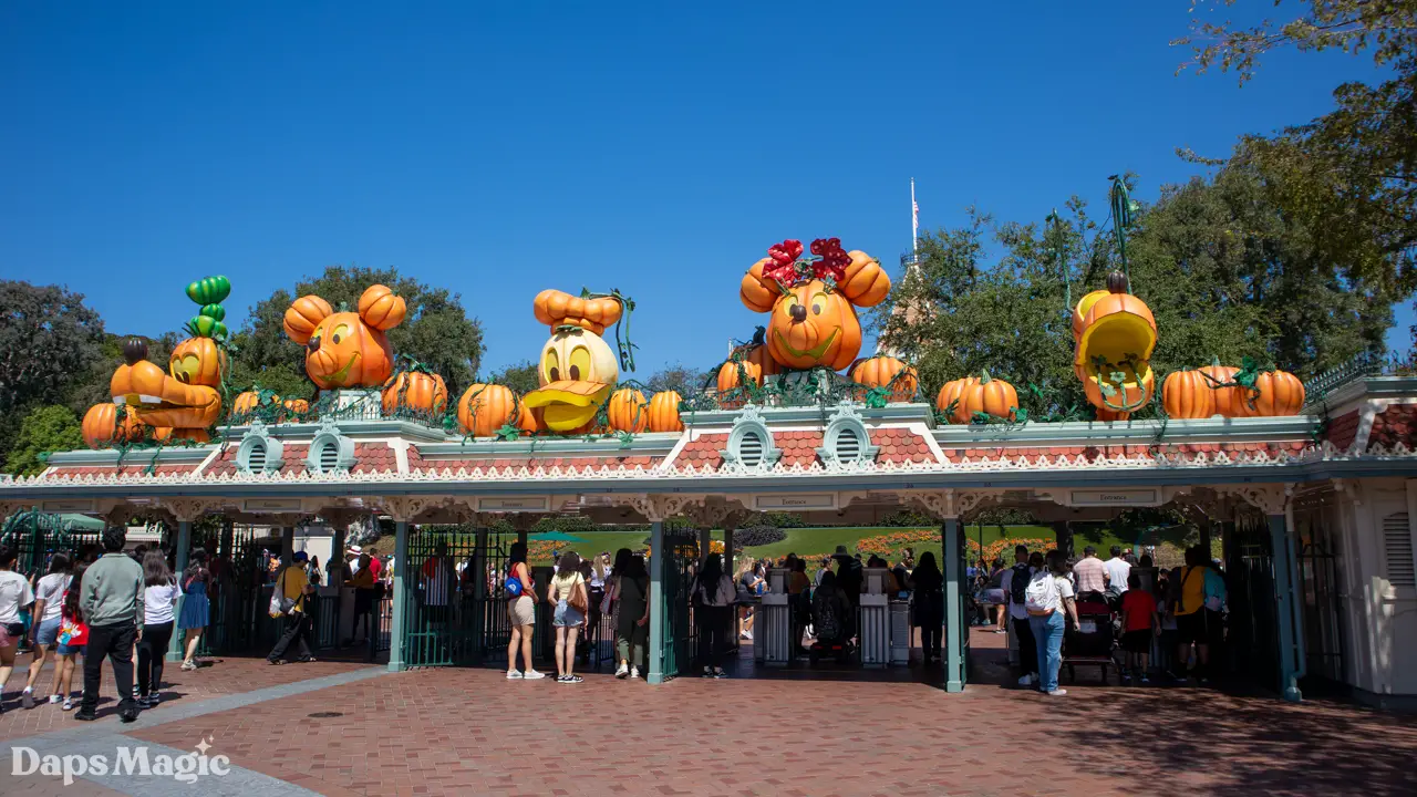 Installation of New Turnstiles to Begin in October at Disneyland Resort