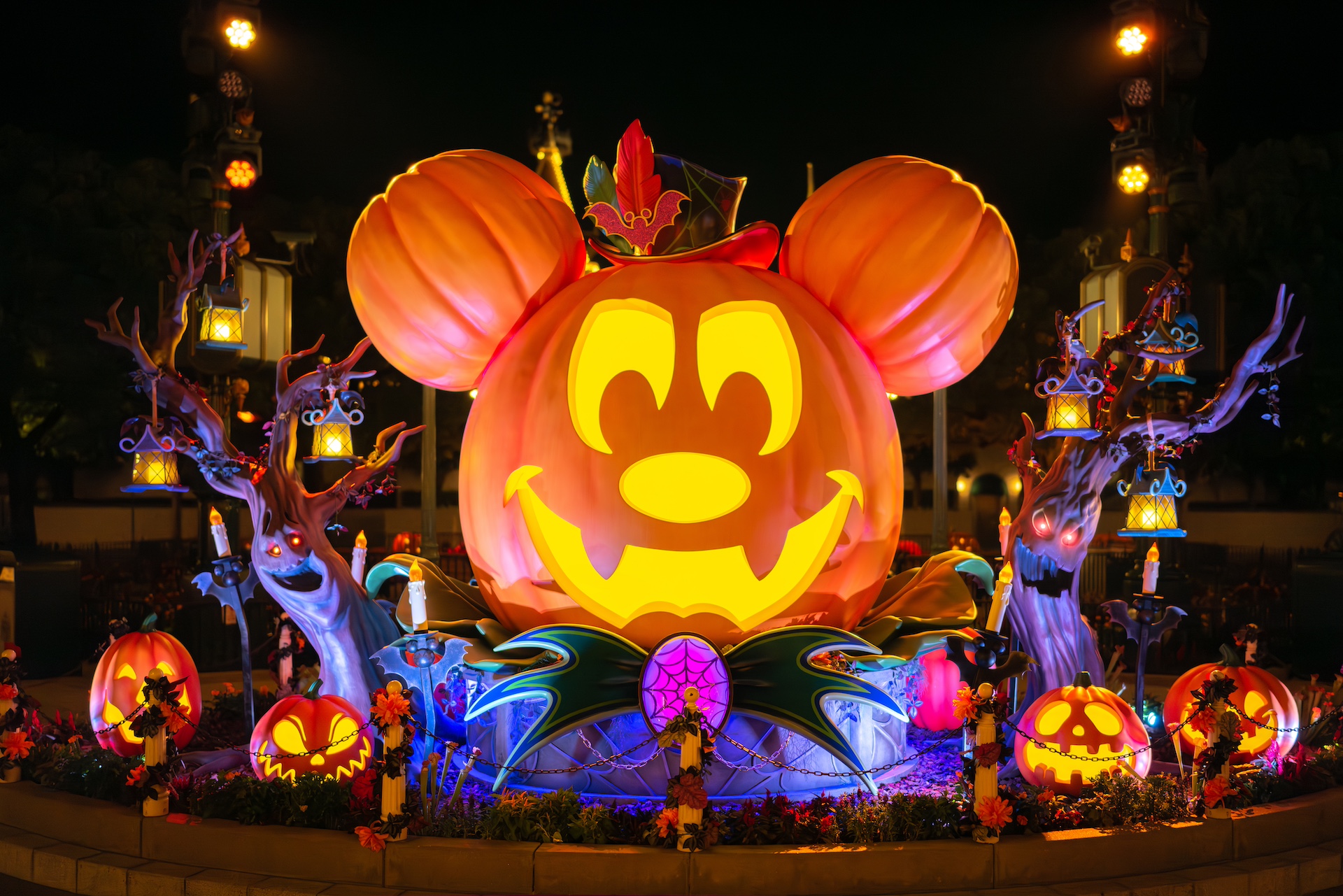 Mickey Pumpkin - Halloween Experiences at Hong Kong Disneyland