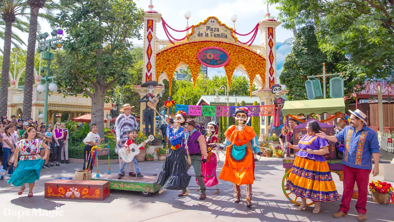 The Storytellers of Plaza de la Familia Celebrate The Musical World of Coco!