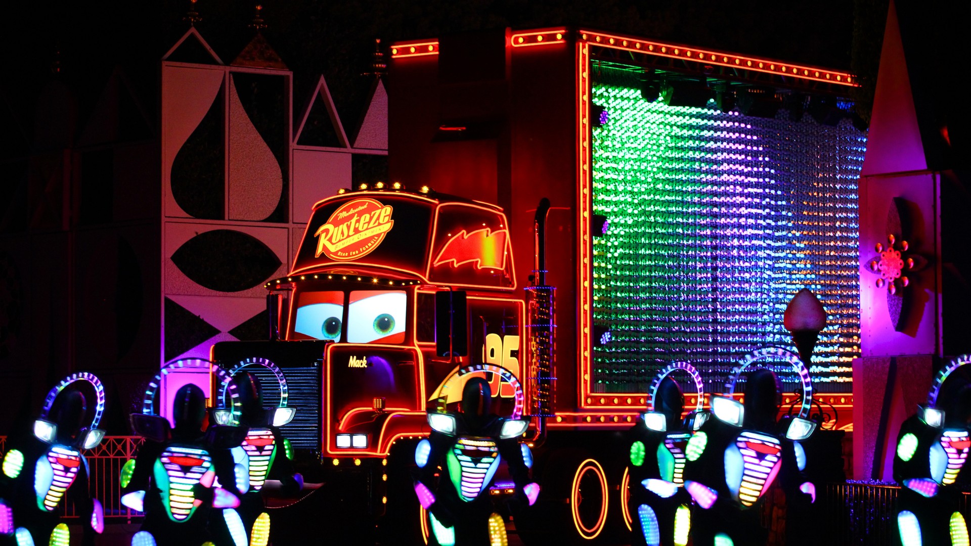 A Favorite Float Returns to ‘Paint the Night’ Parade at Disneyland