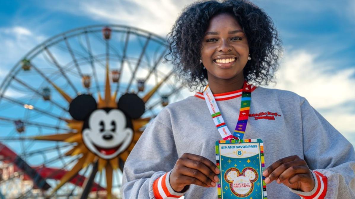 Disneyland Magic Key Holiday Sip and Savor Lanyard