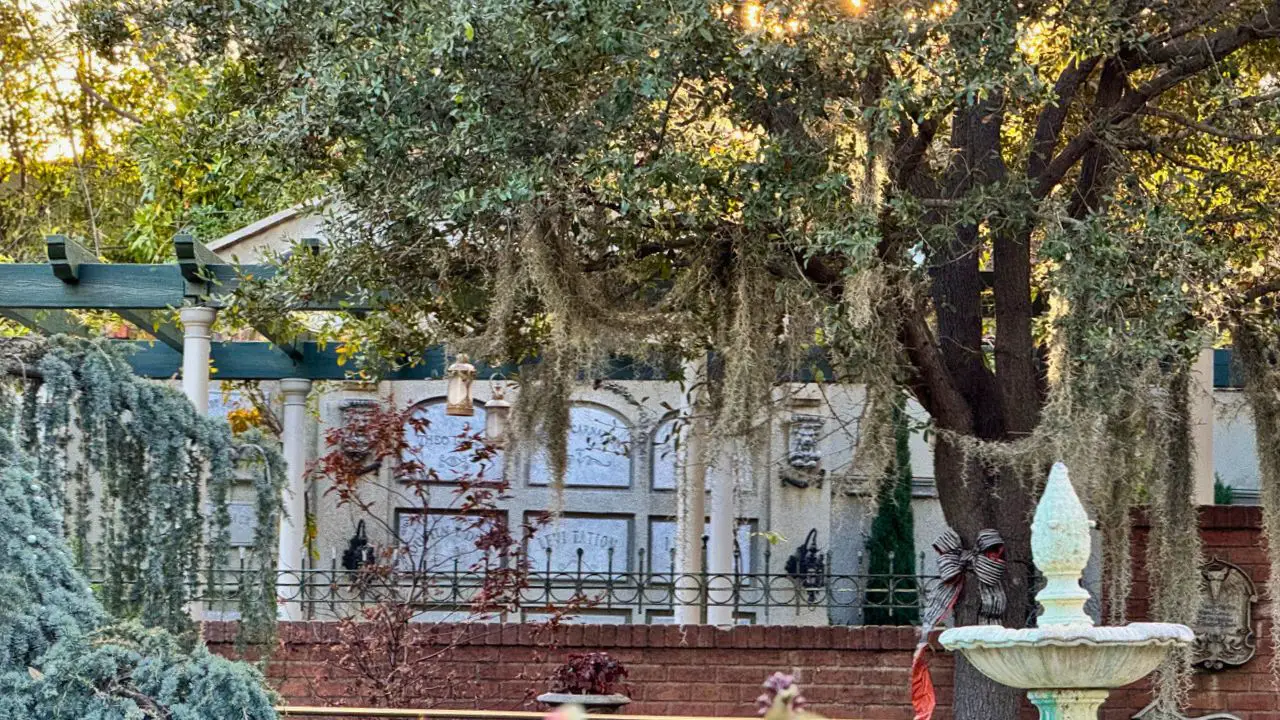 Walls Come Down From Around the Extended Queue of Disneyland’s Haunted Mansion