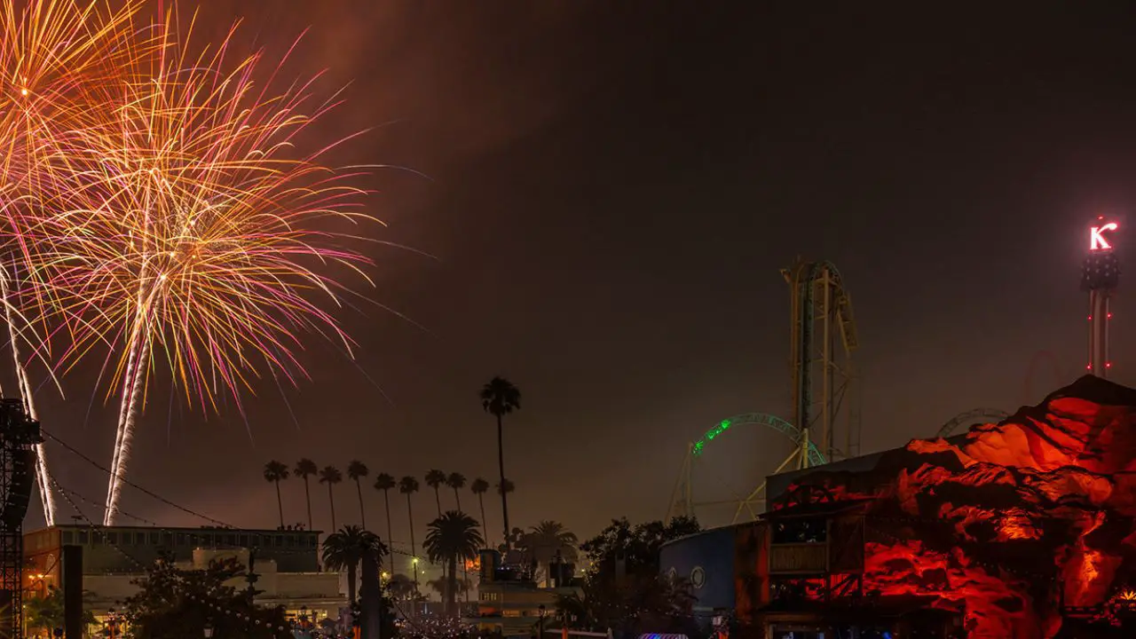 Knott’s Berry Farm to Present Fireworks for Veterans Day