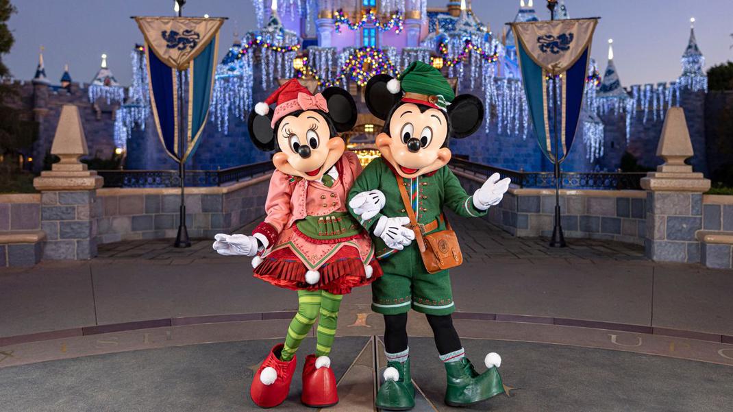 Mickey and Minnie Disneyland Holiday Outfits 2024