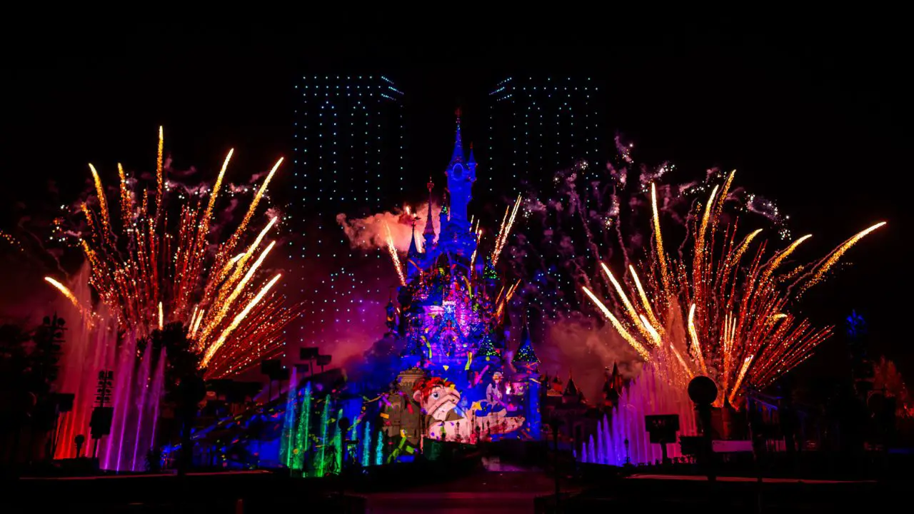 Disneyland Paris Shares That ‘Disney Loves Notre Dame de Paris’ With New Nighttime Show!