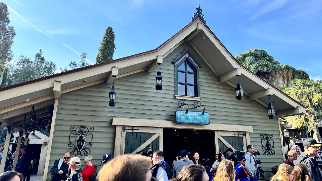 Photos/Video: Madame Leota’s Somewhere Beyond Opens at Disneyland