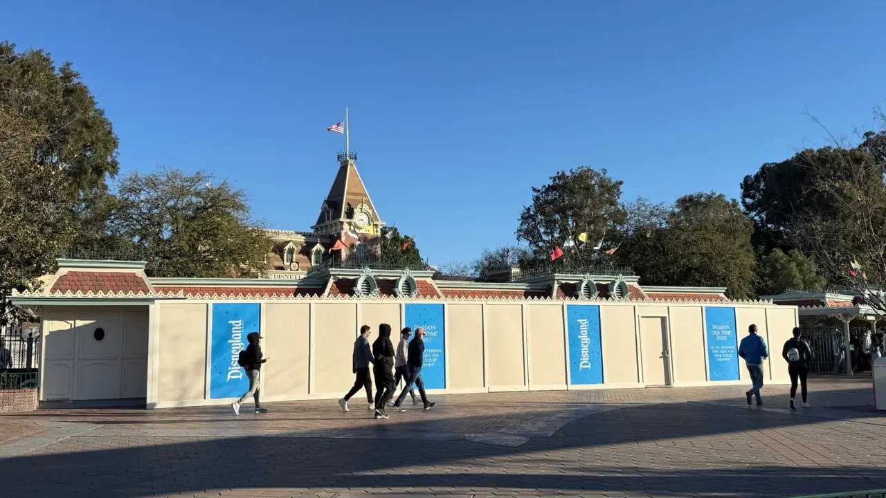 Disneyland Main Gate Construction