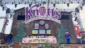 Knott’s Boysenberry Festival Gives Entertaining Way to Win a Boysenberry Pie!