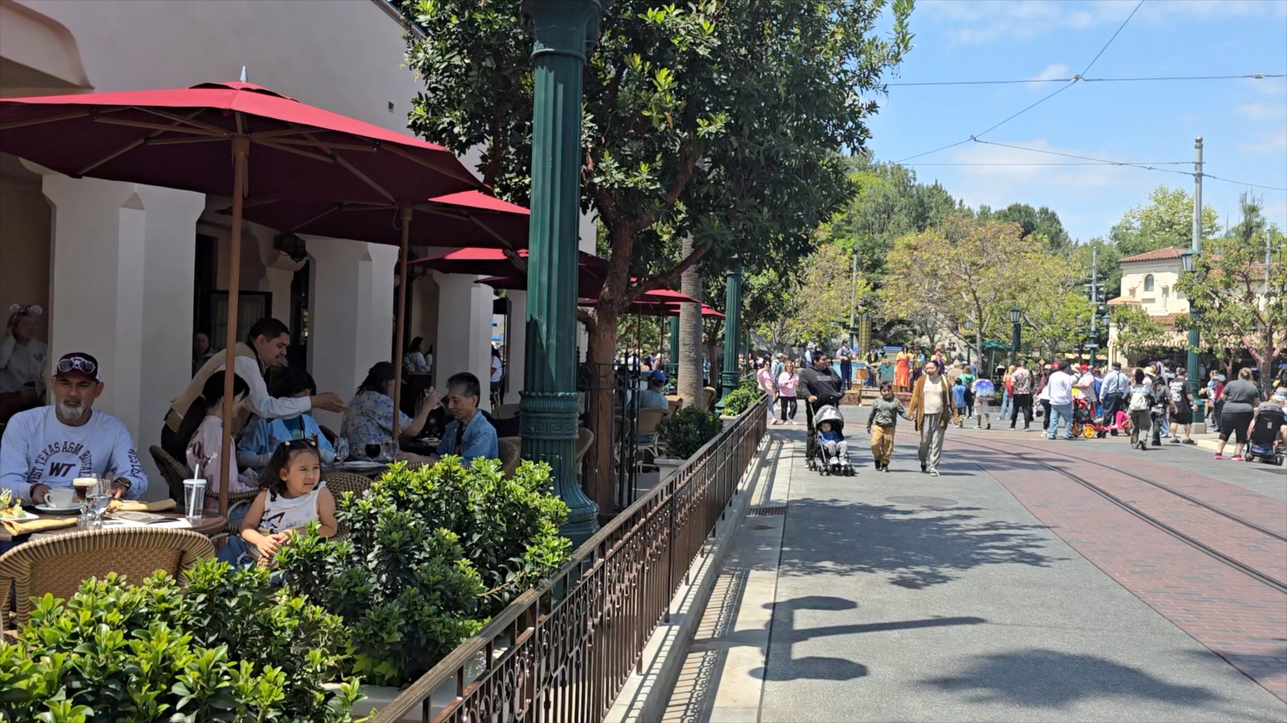New Fence Appears Around Terrace for Carthay Circle Lounge at Disney California Adventure