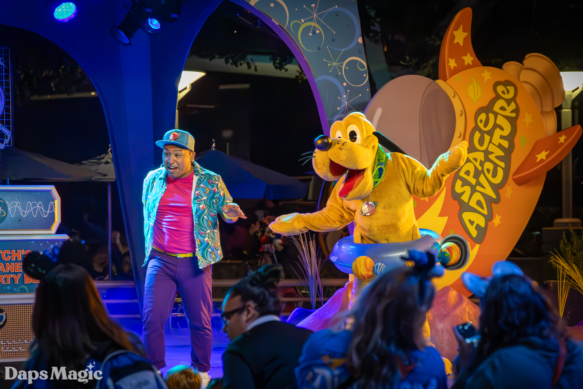 Stitch and Friends Take Over Tomorrowland Evenings With 'Stitch’s ...