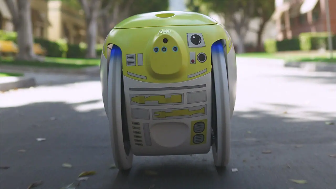 Cargo Carrying G1T4-M1N1 Droid Arrives on Disney Store