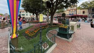 New Plaque Installed in Town Square Honoring History of Horse-Drawn Street Car