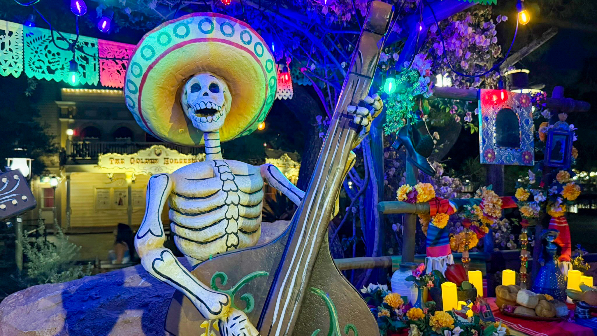 Beautiful Tribute to Día de los Muertos Returns to Disneyland’s El Zócalo Park in Frontierland